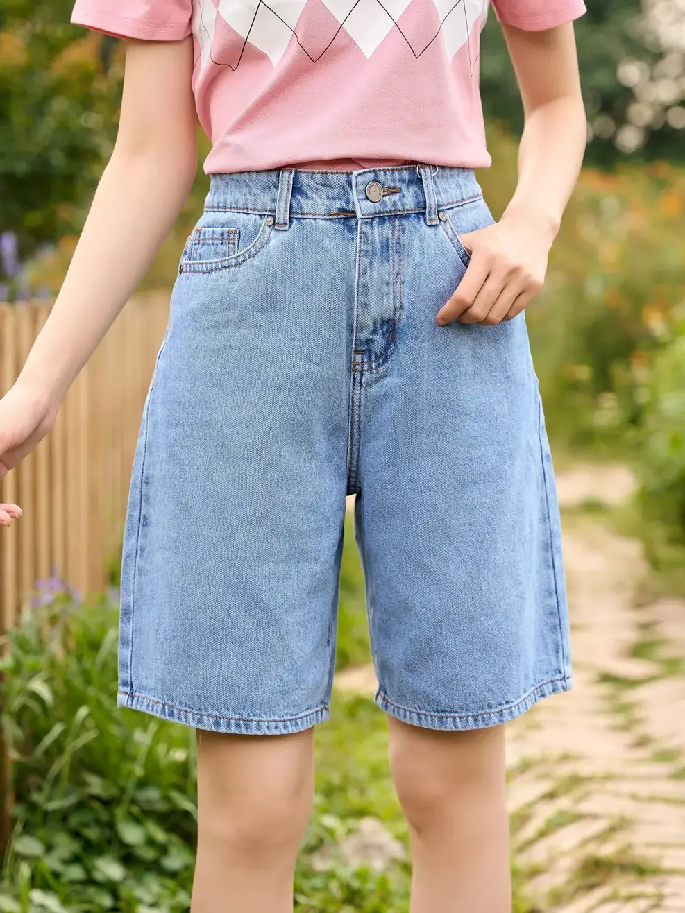 Women’s High-Waisted Wide-Leg Cropped Jeans